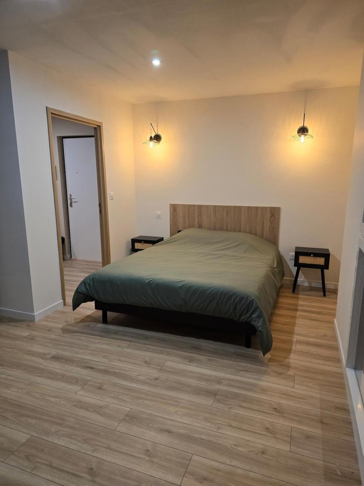 Appartement Cosy Pres De Sceneo Et Auchan Au Dessus Du Fleuriste Bellafleur Longuenesse Zewnętrze zdjęcie
